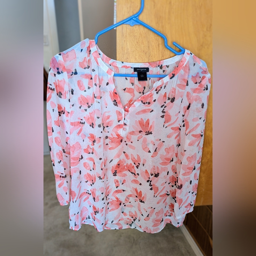 Ann Taylor Women's Floral Pink Blouse